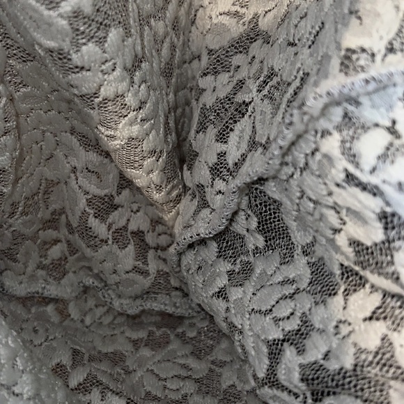 Women’s Gray & Lace Long Sweatshirt - Picture 10 of 12